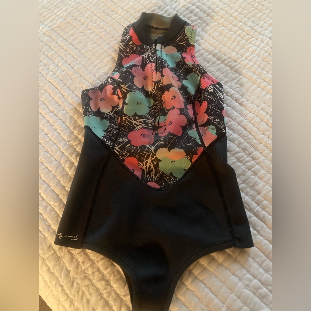 Billabong Womens 1mm Warhol Sleeveless Shorty Wetsuit BLACK SANDS